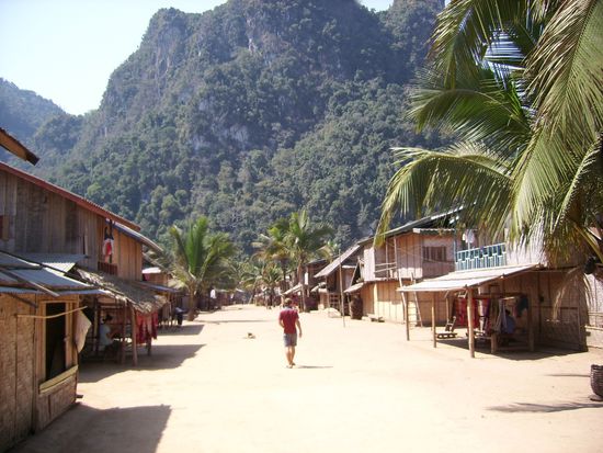 Das Dorf, in welchem wir schliesslich Omlett und Trockenfisch bekommen