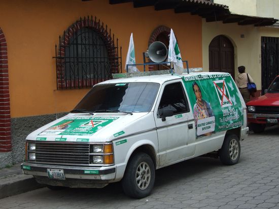 Einer der "Wahltrucks". Ein ausgefalleneres Modell kommt mir schon noch vor die Linse...