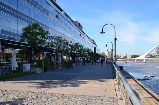 Moderne Architektur, die es sich lohnt anzuschauen.