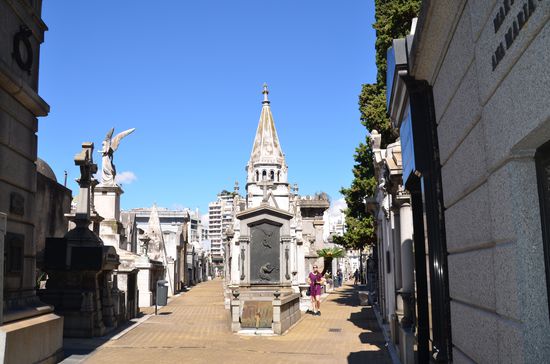 La Recoleta, teurer Ruheplatz der Reichen. Hier kann man in Ruhe schlendern und seinen Gedanken nachhängen. Viele Geschichten, die Elisabet erzählt, berühren mich sehr.