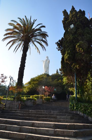 Die Stufen sind noch erträglich, auch wer nicht so gut zu Fuß ist, hat hier oben kein Problem.