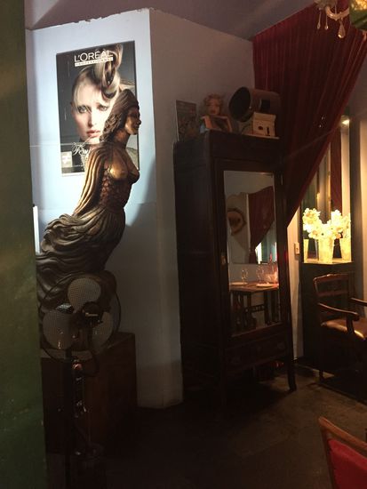 Die Harry Potter Toilette im Spiegelschrank