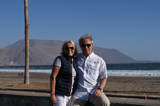 Happy am Meer bei angenehmen Temperaturen