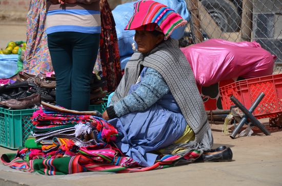 Die Frauen in ihren wunderschönen Trachten prägen das Stadtbild