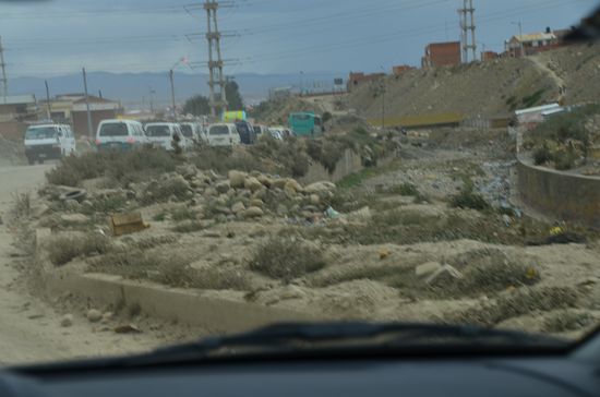 Das ist die neue Autobahn von La Paz zum  Titicacasee, die 2