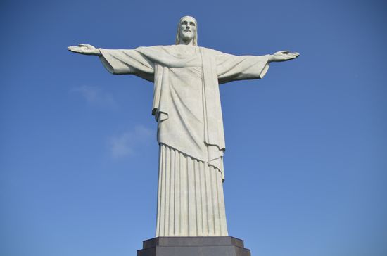 Der Corcovado hoch über der Stadt - majestätisch und für die Ewigkeit gebaut.