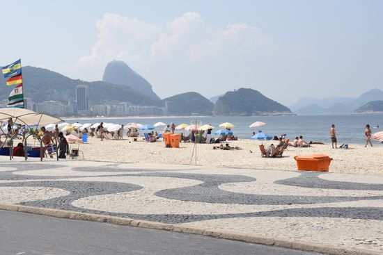 Farbenfrohe Strände vor toller Kulisse