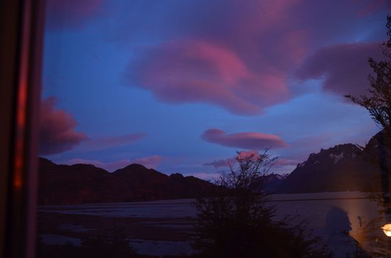 Farbenspiel am Himmel bei Sonnenaufgang - die Wolkenbildung hier ist durch die besonderen Winde einzigartig.