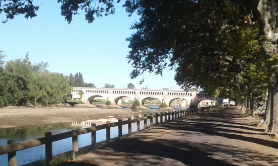 Eine Kanalbrücke über nen Fluss, wie in Minden