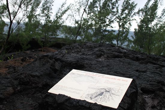 Auf Tafeln werden die einzelnen Lavasorten beschrieben.