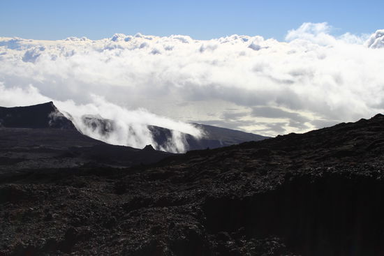 So gegen 0900 holten uns die Wolken ein und nicht erst am Mittag wie der Reiseführer es versprochen hatte!