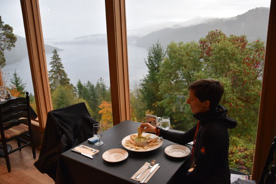 Leckeres Essen mit super Aussicht in Malahat