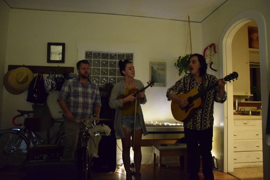 Chris, Emma und Noah machen schoene Musik