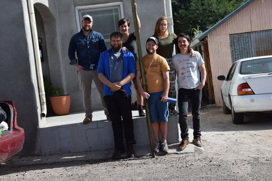 Ein Tag nach der Tanznacht. Alle noch ein bisschen muede