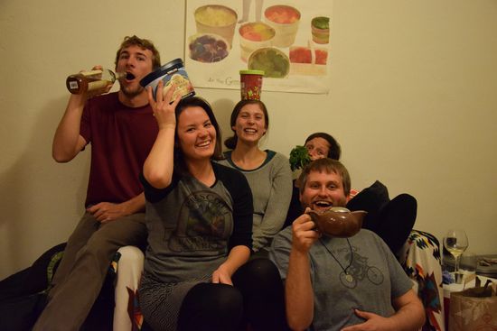 Lustiger Abend mit Elena und ihren Nachbarn