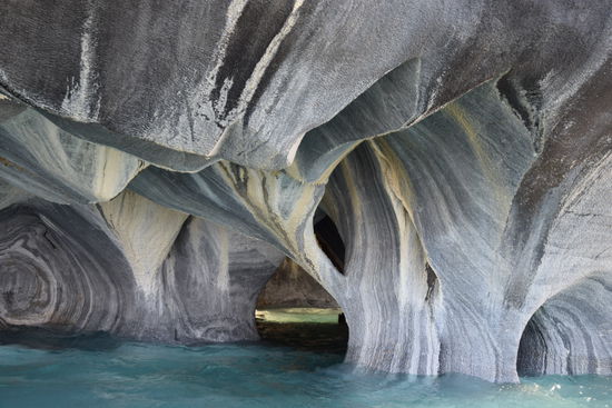 Bootsausflug zu den Höhlen