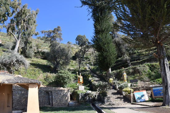 Hier mussten wir mit den Rucksäcken hoch