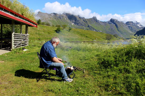 Abends wurde dann der zuvor gefangene Fisch gegrillt.