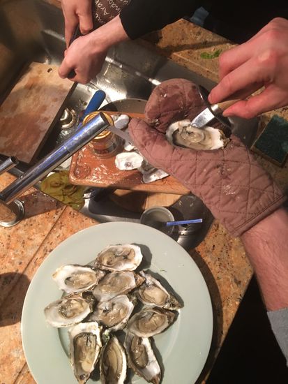 Hier in der Küche fanden sich immer Freiwillige, die für alle Urlauber ein leckeres Essen zauberten.