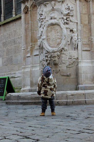 Wieder konnte unser Enkelkind die "Tiger" an den Kirchen und anderen historischen Gebäuden in Rouen bestaunen.
