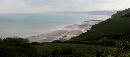 Blick von der Kirche zum Meer.