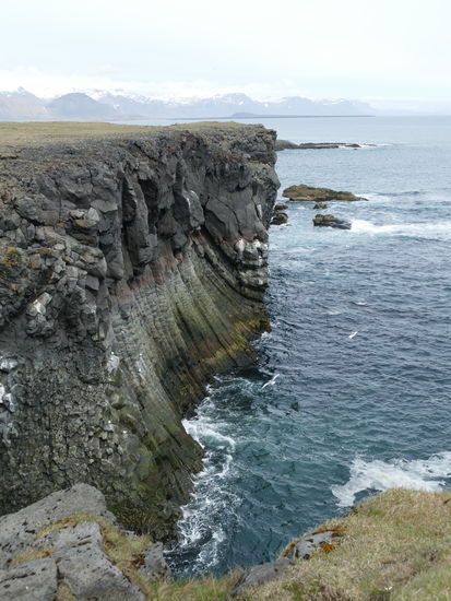 Steilküste, Kies- und Sandstrände, Gletscher und Wasserfälle...... - das ist Snæfellsnes