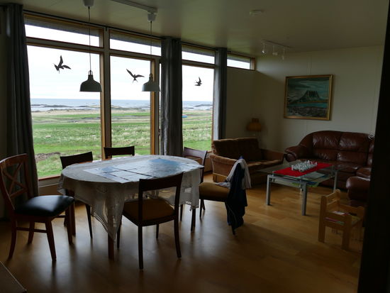 Wohnzimmer mit Blick auf das Meer