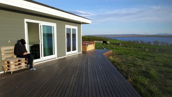 Die schöne Terrasse mit Fjordblick