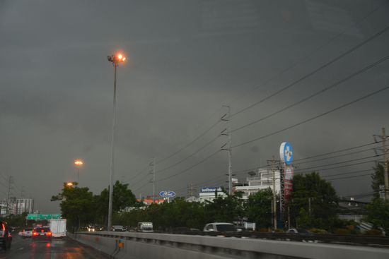 Fünf Uhr nachmittags und stockfinster...
