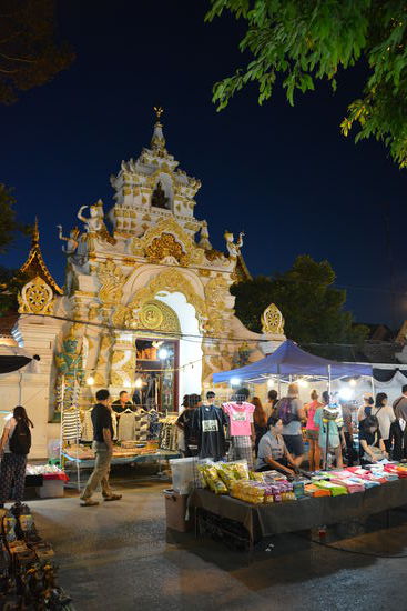 Sunday Walking Street