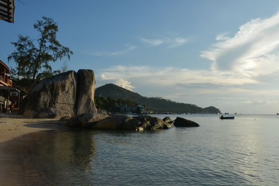 Direkt vor dem Ban's Diving Rest bei Ebbe