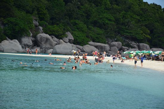 Chinesen beim Schnorcheln in Schwimmwesten...