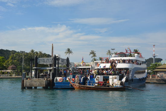 So viele Menschen wollen auf diese kleine Insel...