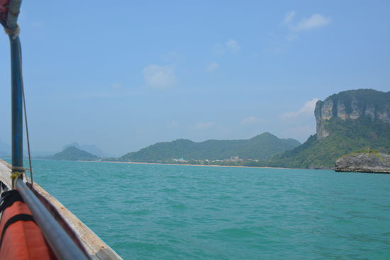 Ao Nang vom Wasser aus.