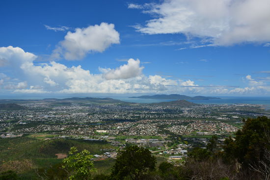Blick auf Townsville und Magnetic Island