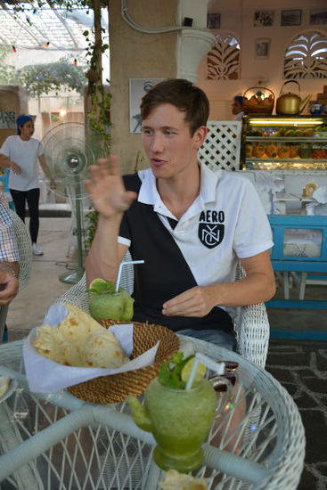 Im Teehaus mit Lemon-Mint-Juice 