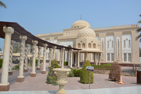 Das Nebengebäude mit dem Warteraum und der Anmeldung