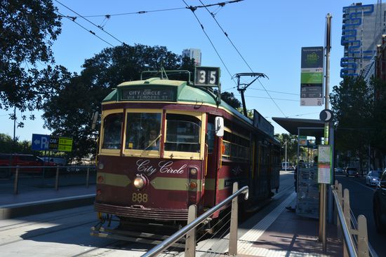 Eine der alten Straßenbahnen