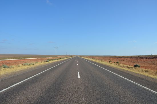 Hier bräuchte man mal einen Spurhalteassistent und einen Tempomat 