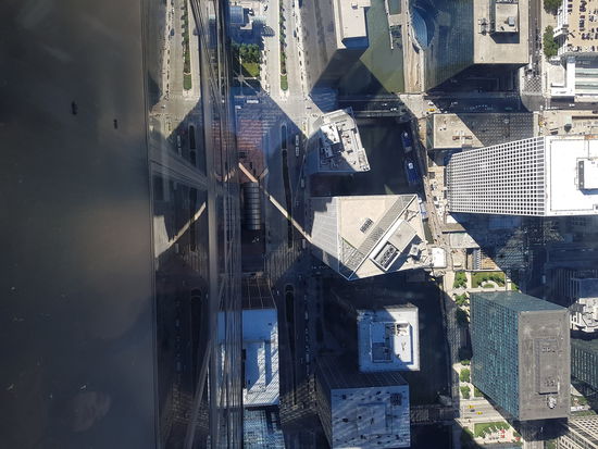 Der Blick nach unten auf der Glasplattform