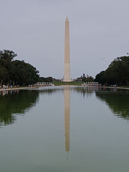Blick aufs Washington Monument und den Reflecting Pool