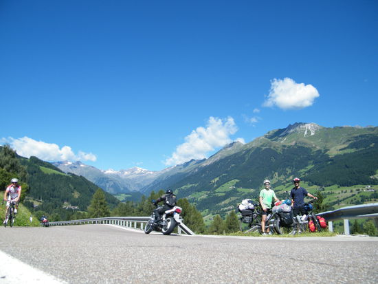 Viel Bertieb am Jaufenpass