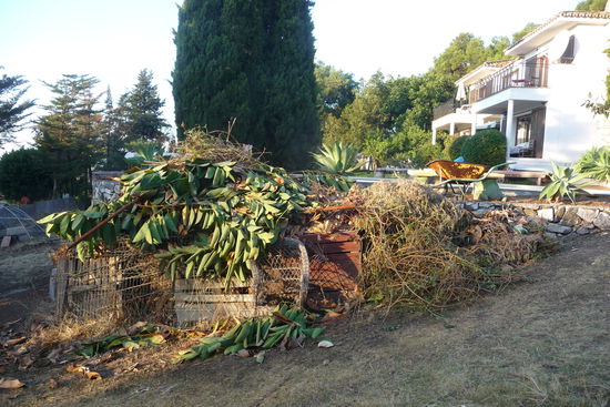 Eine meiner Aufgaben war es, daraus einen funktionierenden Kompost zu machen 