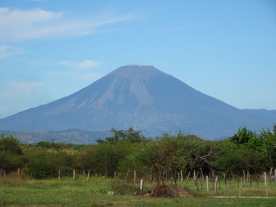 Der Blick auf den Chaparrastique begleitet uns den ganzen Tag.