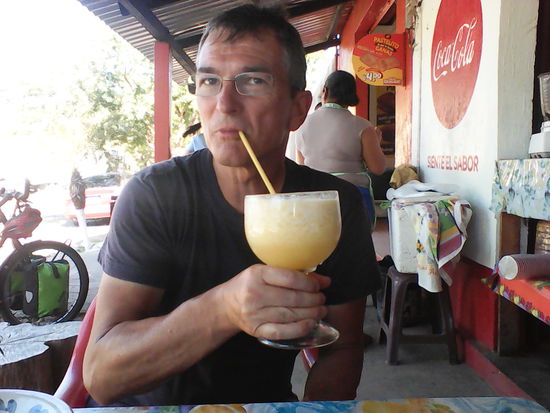 Heute gibts frisch gepressten Ananassaft zum Mittagsmenü.