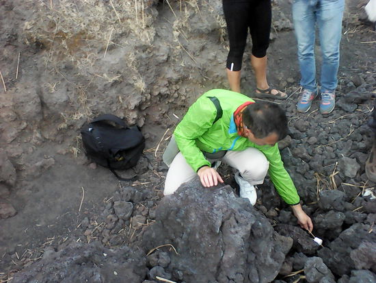 Im heißen Lavaboden kann man Marsmellows rösten.