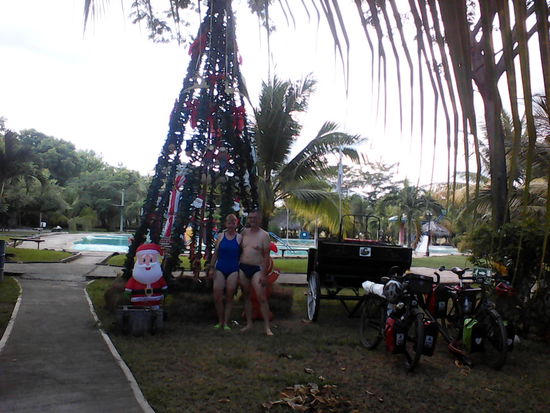 An dieser Stelle fügen wir ein passendes Bild aus dem Bad ein und wünschen allen Bloglesern ein frohes Weihnachtsfest. Unsere Räder sind schon vor die Kutsche gespannt und wir sind neugierig, wo sie uns hinführen.