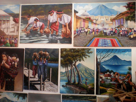 In einem der kleinen Läden  erklärt  uns der Guide die Entstehung dieser Bilder