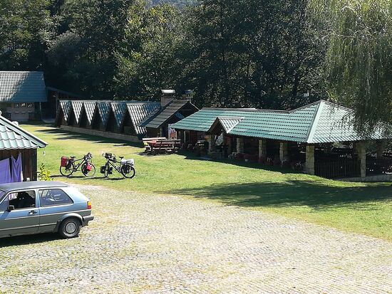 Das Auto-Camp Drina bei Foča ist wirklich empfehlenswert. Sehr sauber, sehr nett, idyllisch angelegt, fast über deutschem Durchschnitt.