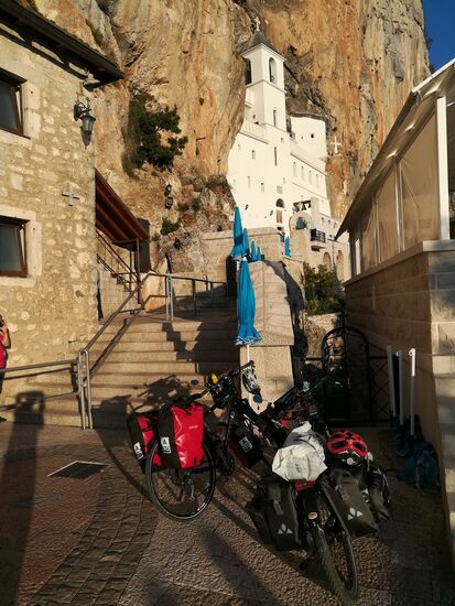 Ein Mönch meinte, Fahrräder hätten hier noch nie gestanden...